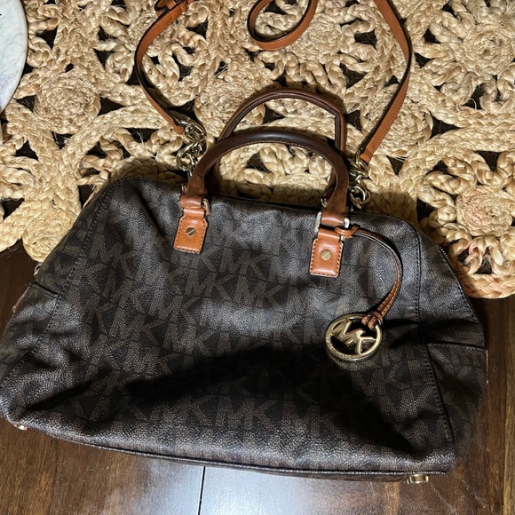 Michael Kors Kirby Satchel - Picture 5 of 12